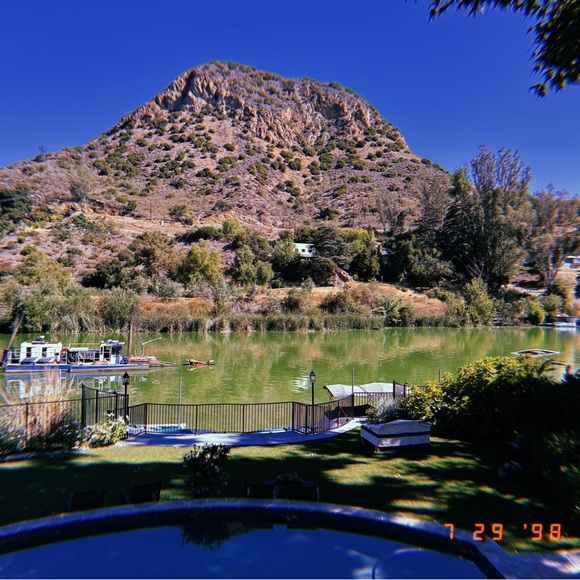 Meet your Posher - Picture 7 of 8